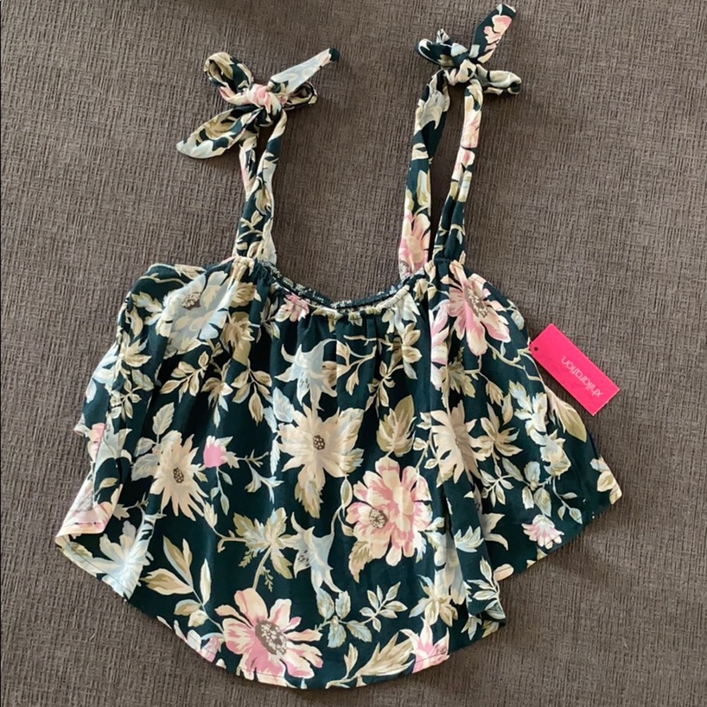 Flowy Crop Top Xhilaration Brand New size XS